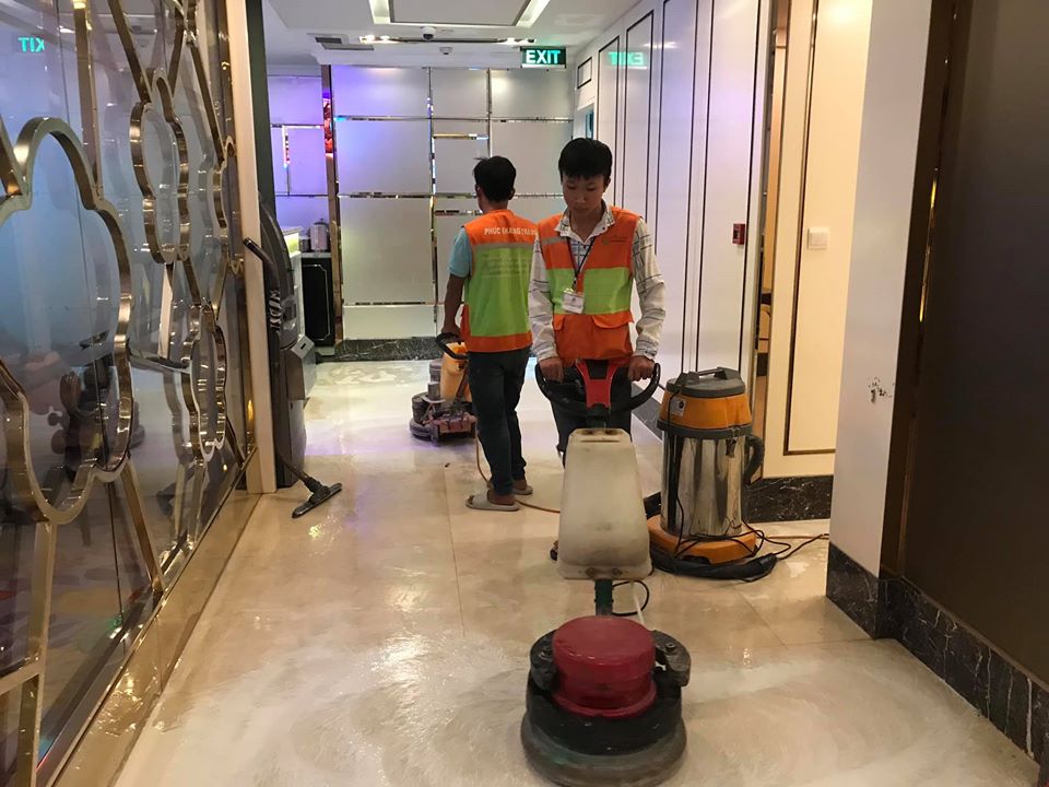 Bạn nên liên hệ với Phúc Khang Trăng để được áp dụng cách đánh bóng sàn đá hiệu quả nhất Bạn nên liên hệ với Phúc Khang Trăng để được áp dụng cách đánh bóng sàn đá hiệu quả nhất